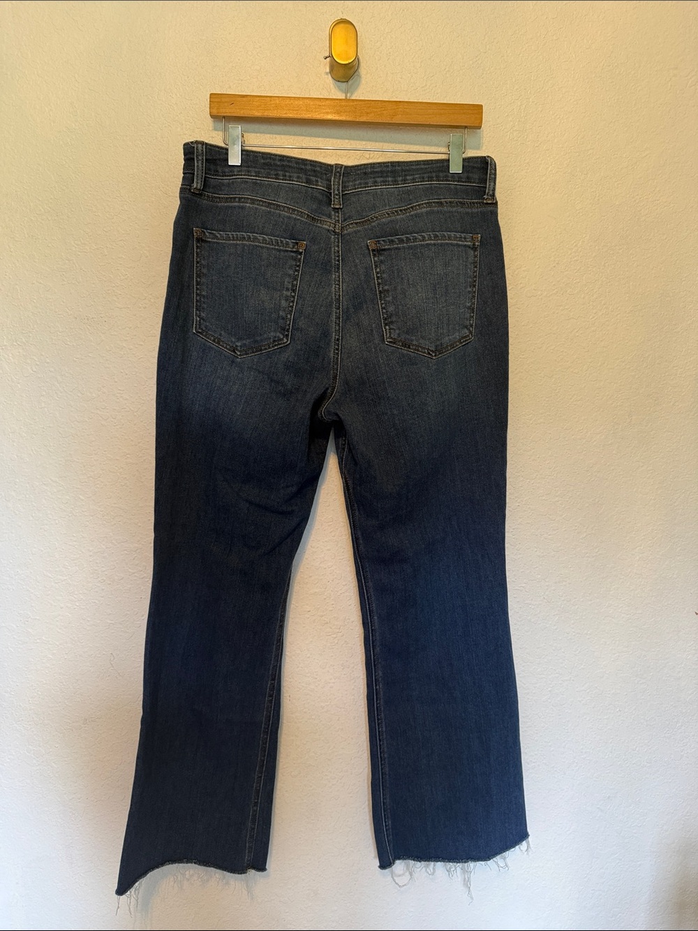 Kut from the Kloth Kelsey fab ab ankle flare jeans 12 - Picture 6 of 6